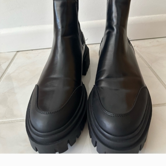 ZARA Black Chunky Ankle Boots - Picture 6 of 6